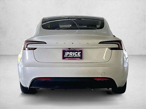 Used 2025 Tesla Model 3 Long Range RWD image 4