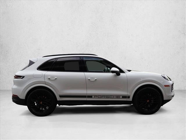 Used 2025 Porsche Cayenne AWD/4WD image 5