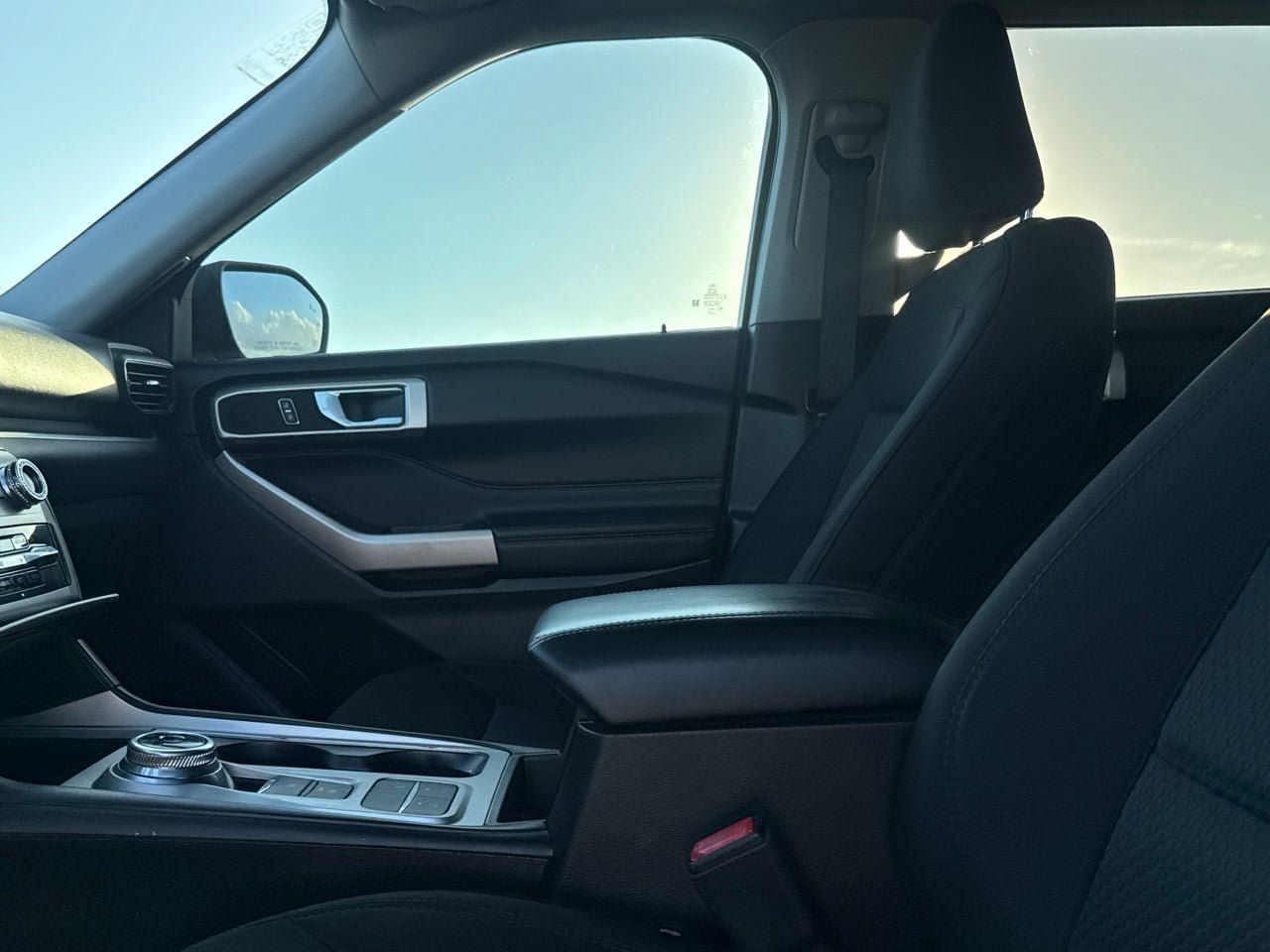 Used 2022 Ford Explorer XLT RWD image 40