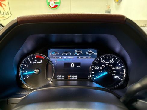 Used 2022 Ford F350 Platinum w/ FX4 Off-Road Package image 31