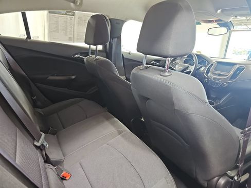 Used 2017 Chevrolet Cruze LT w/ Convenience Package FWD image 14