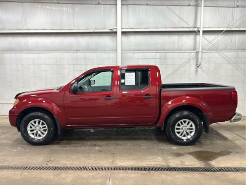 Used 2019 Nissan Frontier SV image 4