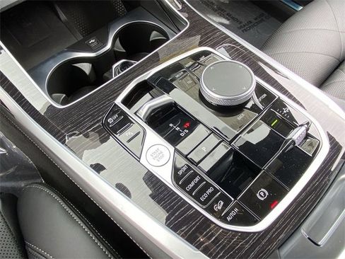 New 2025 BMW X7 xDrive40i w/ M Sport Package image 22