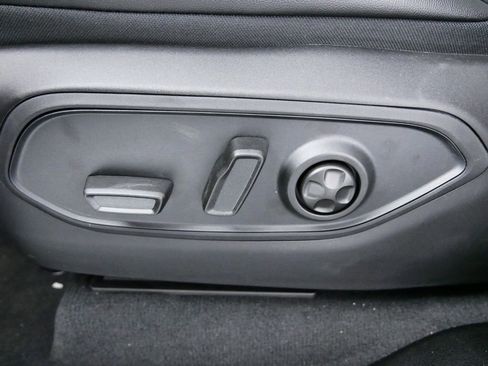 Used 2024 Jeep Grand Cherokee Altitude image 38