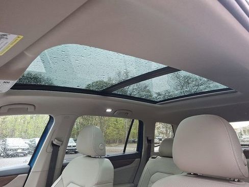 Certified 2025 Volkswagen Atlas SE w/ Panoramic Sunroof Package AWD/4WD image 21