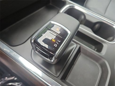 Used 2023 GMC Sierra 1500 SLT w/ SLT Premium Package image 16