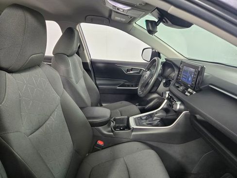 Used 2022 Toyota RAV4 XLE AWD/4WD image 15