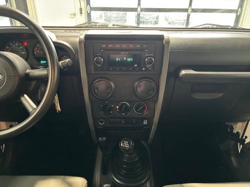 Used 2009 Jeep Wrangler Unlimited X AWD/4WD image 17