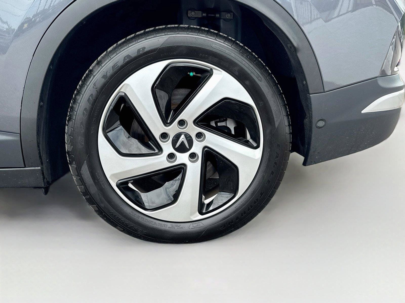 Used 2025 VinFast VF 8 Eco AWD/4WD image 35