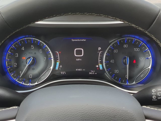 Used 2025 Chrysler Pacifica Select FWD image 32