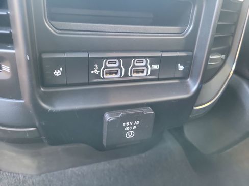 Used 2020 RAM 1500 Limited w/ Body Color Bumper Group image 11