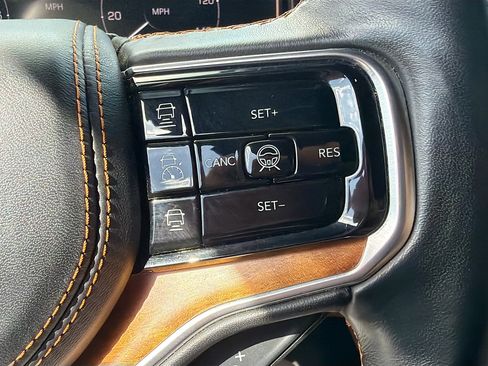 Used 2022 Jeep Grand Wagoneer Series III image 40