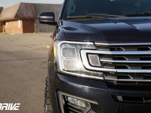 Used 2021 Ford Expedition XLT image 4