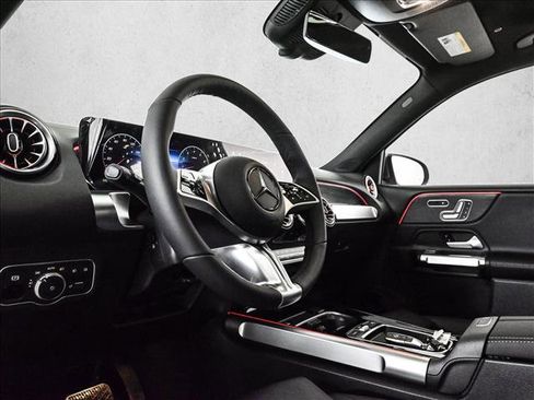 New 2026 Mercedes-Benz GLB 250 4MATIC image 10