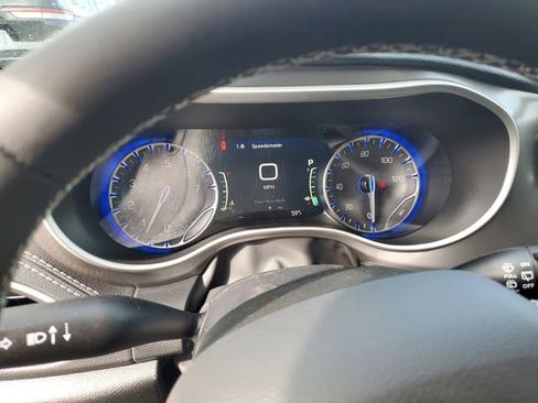 New 2026 Chrysler Pacifica Select image 13