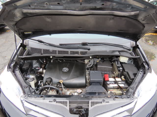 Used 2019 Toyota Sienna XLE Premium FWD image 10