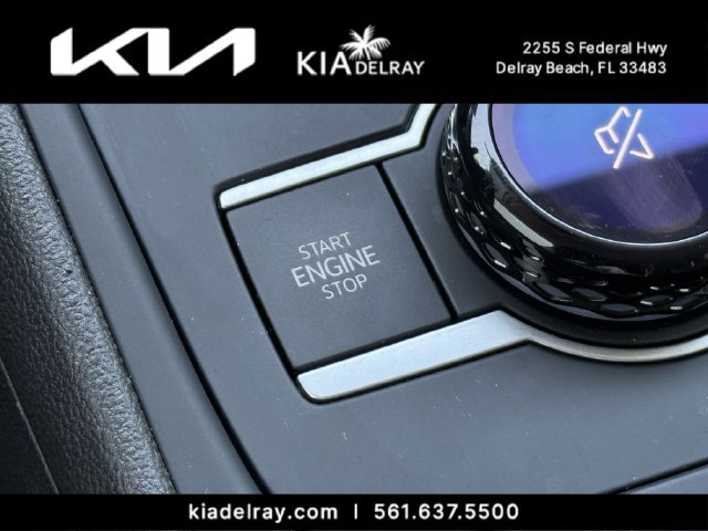 Used 2025 Volkswagen Tiguan SE FWD image 32