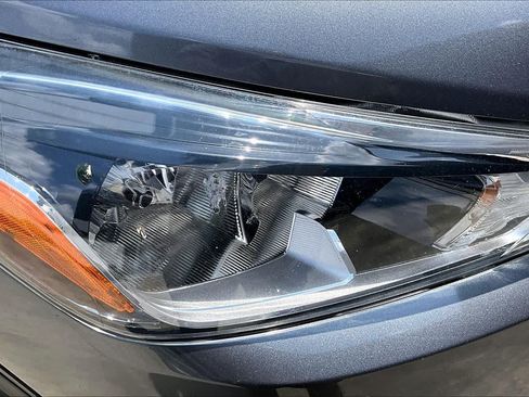 Used 2019 Nissan Kicks SV FWD image 26