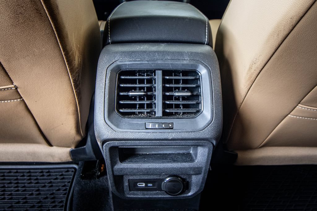 Certified 2024 Volkswagen Tiguan SE R-Line FWD image 28