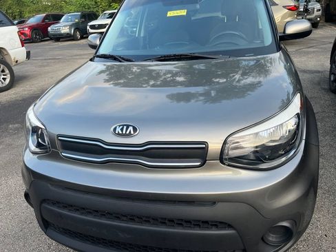 Used 2019 Kia Soul FWD image 2