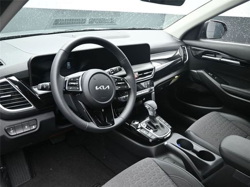 New 2026 Kia Seltos S image 10