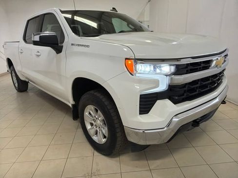 Used 2023 Chevrolet Silverado 1500 LT w/ Protection Package AWD/4WD image 8