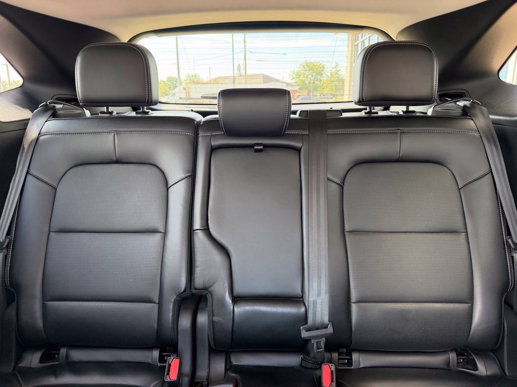 Used 2025 Ford Escape Platinum AWD/4WD image 17