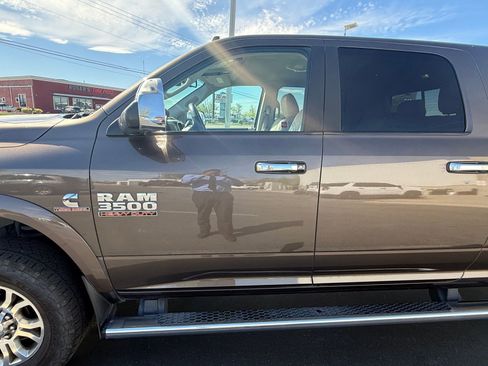 Used 2018 RAM 3500 Laramie image 4