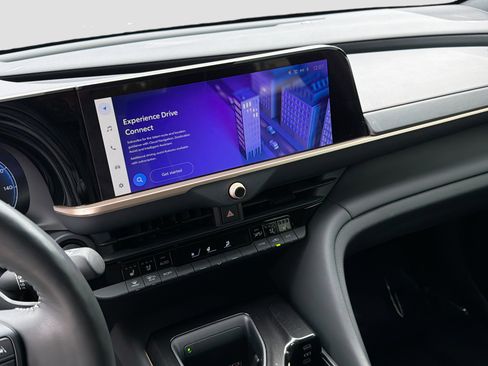 Used 2024 Toyota Crown Platinum image 27