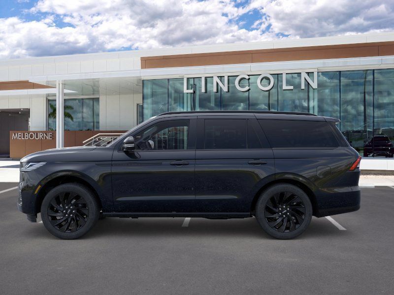 New 2025 Lincoln Navigator Reserve w/ Jet Appearance Package AWD/4WD image 3