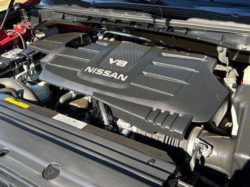 Used 2017 Nissan Titan SV image 25