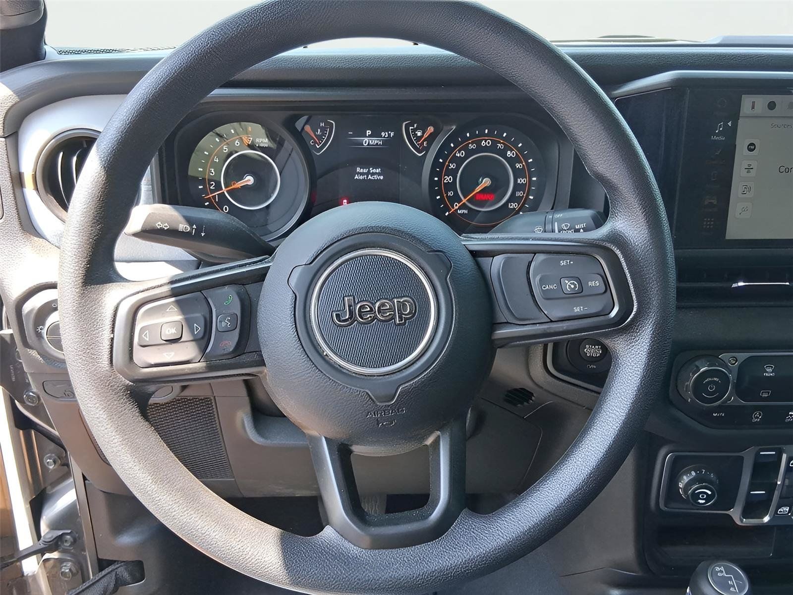 Used 2025 Jeep Gladiator Sport AWD/4WD image 16