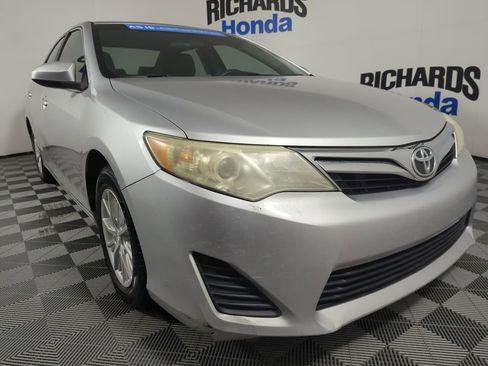 Used 2012 Toyota Camry LE FWD image 6