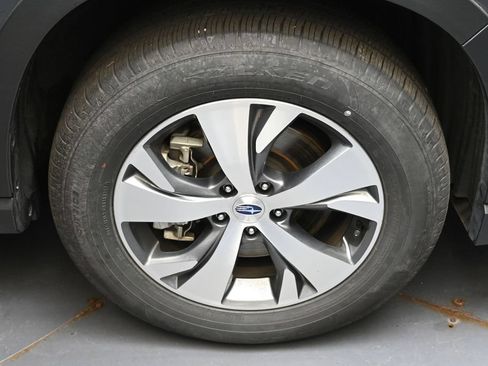 Certified 2025 Subaru Ascent Premium AWD/4WD image 10