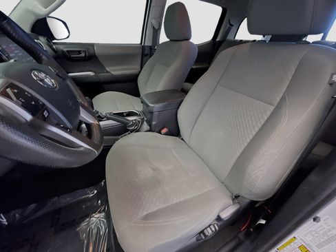 Used 2020 Toyota Tacoma SR5 image 12
