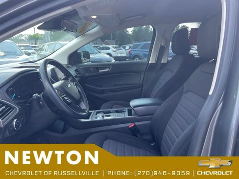 Used 2022 Ford Edge SE w/ Black Appearance Package AWD/4WD image 4