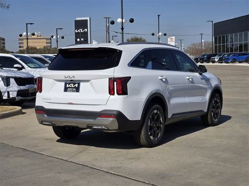 New 2026 Kia Sorento S image 4