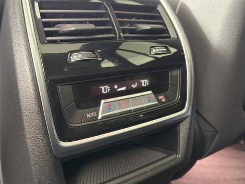Used 2019 BMW X5 xDrive40i AWD/4WD image 25