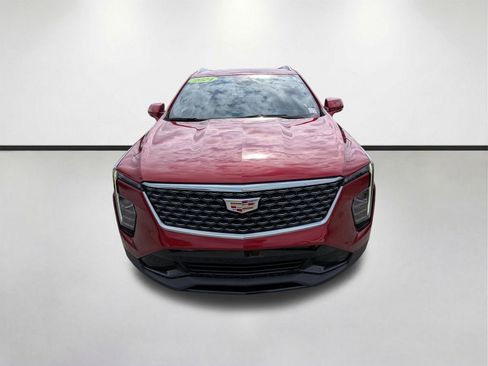 Used 2024 Cadillac XT4 Premium Luxury w/ Cold Weather Package FWD image 9