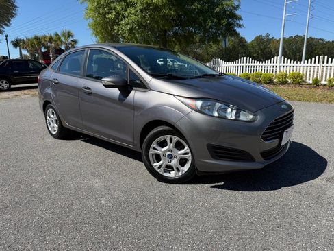 Used 2014 Ford Fiesta SE image 11