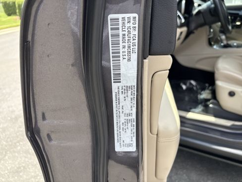 Certified 2021 Jeep Grand Cherokee Laredo AWD/4WD image 34