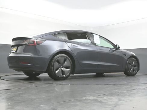 Used 2021 Tesla Model 3 Standard Range Plus image 6