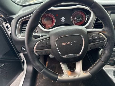 Used 2016 Dodge Challenger SRT Hellcat RWD image 8