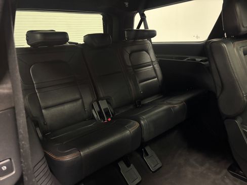 Used 2022 Lincoln Navigator L Black Label image 18