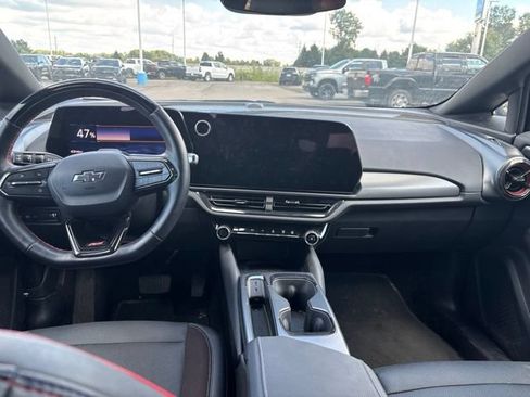 Used 2024 Chevrolet Equinox EV RS FWD image 10
