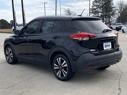 Used 2020 Nissan Kicks SV image 4