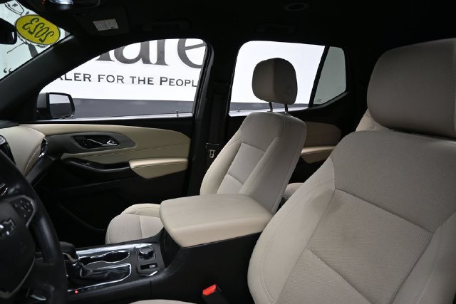 Used 2023 Chevrolet Traverse LS w/ Midnight/Sport Edition FWD image 17