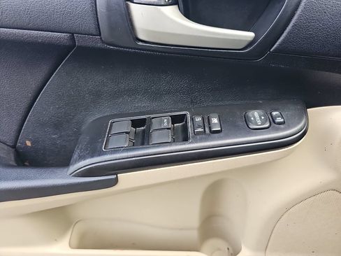 Used 2013 Toyota Camry FWD image 25