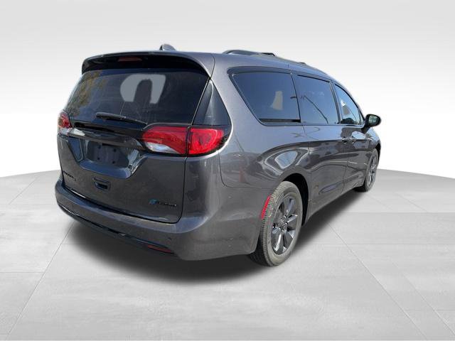 Used 2020 Chrysler Pacifica Touring-L w/ S Appearance Package FWD image 7