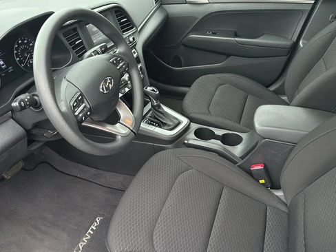 Used 2020 Hyundai Elantra SE w/ Cargo Package (C1) FWD image 10
